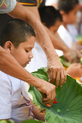 ภาพ No.135191:พิธีตัดปอยผม, พิธีขอขมารับผ้าไตร, พิธีบรรพชา, พิธีถวายบาตร ในโครงการบรรพชาสามเณร ฟื้นฟูพระพุทธศาสนาทั่วไทย  ณ ศูนย์ปฏิบัติธรรมบุญประสาน ต.พญาเย็น อ.ปากช่อง จ.นครราชสีมา วันที่ 5 เมษายน พ.ศ. 2567