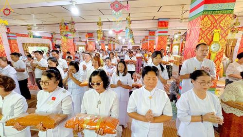 ภาพ No.165283:พิธีทอดกฐิน ณ วัดบ้านโนนหวาย จ.อุดรธานี ในโครงการกฐินสามัคคีทั่วไทย 30,000 วัด บูชาธรรม 80 ปี หลวงพ่อธัมมชโย โดยคณะศิษยานุศิษย์วัดพระธรรมกาย วันที่ 20 ตุลาคม พ.ศ. 2567