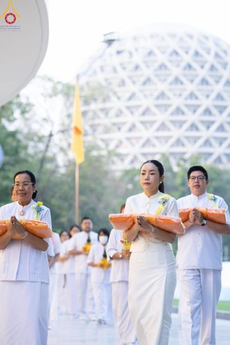 ภาพ No.199640:โครงการอุปสมบทหมู่บูชาธรรม 116 ปี คุณยายอาจารย์มหารัตนอุบาสิกาจันทร์ ขนนกยูง โครงการอุปสมบทหมู่ธรรมทายาท ระดับอุดมศึกษา รุ่นที่ 51 ภาคฤดูหนาว  ณ โบสถ์พระไตรปิฏก วัดพระธรรมกาย จ.ปทุมธานี  วันที่ 11 มกราคม พ.ศ. 2568 โดยมีพระครูปลัดรัตนวีรวัฒน์ เจ้าอาวาสวัด