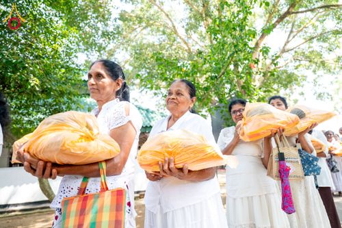 ภาพ No.175713:พิธีทอดผ้าป่าสมทบกฐิน ณ วัดกัลปิติยะ ปูรณะ เมืองมาตะเล ศรีลังกา โดยมูลนิธิธรรมกาย ในนามหลวงพ่อธัมมชโย วันที่ 6 พฤศจิกายน พ.ศ. 2567