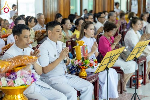 ภาพ No.183290:พิธีทอดกฐิน ณ วัดปรางค์หลวง จ.นนทบุรี ในโครงการทอดกฐินสามัคคีทั่วไทย 30,000 วัด บูชาธรรม 80 ปี หลวงพ่อธัมมชโย โดยคณะศิษยานุศิษย์วัดพระธรรมกาย วันที่ 20 ตุลาคม พ.ศ. 2567
