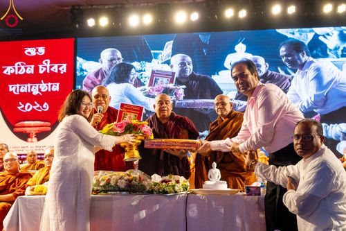 ภาพ No.98826:พิธีทอดกฐินสมทบ วัดพุทธธัมมะราชิกะ กรุงธากา ประเทศบังกลาเทศ วันอาทิตย์ที่ 26 พฤศจิกายน พ.ศ. 2566