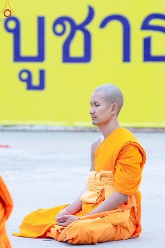 ภาพ No.182105:พระธรรมทายาทร่วมปฎิบัติธรรม รับฟังโอวาทจากหลวงพ่อทัตตชีโว และถ่ายภาพหมู่ประวัติศาสตร์ ณ ลานธรรมพระมหาธรรมกายเจดีย์  วัดพระธรรมกาย ในโครงการอุปสมบท บูชาธรรมมหาปูชนียาจารย์ วันที่ 13 ธันวาคม พ.ศ. 2567