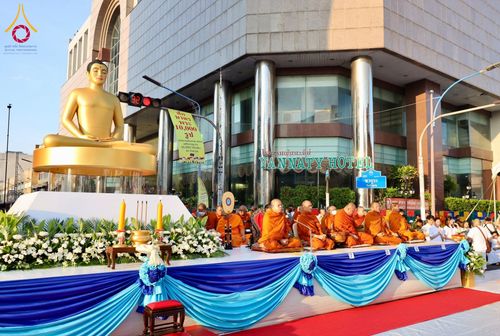 ภาพ No.147836:มหาสังฆทานครั้งยิ่งใหญ่ ตักบาตรพระ 10,000 รูป คณะสงฆ์ 4 ประเทศ 14 จังหวัดภาคใต้ วันอาทิตย์ที่ 11 สิงหาคม พ.ศ. 2567 ณ นิพัทธ์อุทิศ 3 ใจกลางนครหาดใหญ่ จ.สงขลา