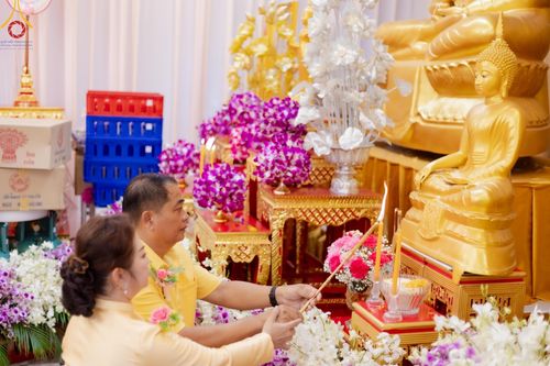 ภาพ No.164627:พิธีทอดกฐิน ณ วัดพูนพิมลราช อ.บางบัวทอง จ.นนทบุรี ในโครงการกฐินสามัคคีทั่วไทย 30,000 วัด บูชาธรรม 80 ปี หลวงพ่อธัมมชโย โดยคณะศิษยานุศิษย์วัดพระธรรมกาย วันที่ 20 ตุลาคม พ.ศ. 2567