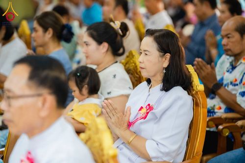 ภาพ No.176985:พิธีทอดกฐิน ณ วัดทรัพย์นาบุญยาราม ต.นาจอมเทียน อ.สัตหีบ จ.ชลบุรี ในโครงการทอดกฐินสามัคคีทั่วไทย 30,000 วัด บูชาธรรม 80 ปี หลวงพ่อธัมมชโย โดยคณะศิษยานุศิษย์วัดพระธรรมกาย วันที่ 2 พฤศจิกายน พ.ศ. 2567