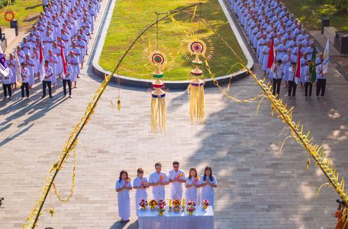 ภาพ No.103029:พิธีวันทาเจดีย์ พิธีเวียนประทักษิณ ธรรมทายาทชาวอินโดนีเซียกว่า 1,000 คน ณ มหาเจดีย์บุโรพุทโธ ประเทศอินโดนีเซีย ในวันที่ 19 ธันวาคม พ.ศ. 2566