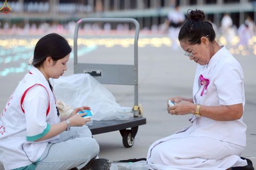 ภาพ No.240949:วันพุธที่ 27 สิงหาคม พ.ศ. 2568 พิธีจุดประทีป ในวันธรรมชัย ณ วัดพระธรรมกาย