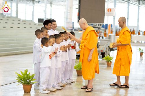 ภาพ No.237201:วันอาทิตย์ที่ 11 สิงหาคม พ.ศ. 2568 งานบุญวันอาทิตย์ พิธีจุดเทียนใจ ไฟนิรันด์ อนันตชัย ณ วัดพระธรรมกาย จ.ปทุมธานี