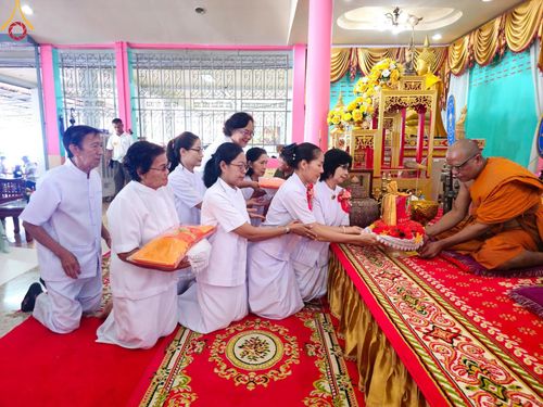 ภาพ No.167357:พิธีทอดกฐิน ณ วัดเขาตะพั้น อ.ท่ามะกา จ.กาญจนบุรี ในโครงการกฐินสามัคคีทั่วไทย 30,000 วัด บูชาธรรม 80 ปี หลวงพ่อธัมมชโย โดยคณะศิษยานุศิษย์วัดพระธรรมกาย วันที่ 20 ตุลาคม พ.ศ. 2567