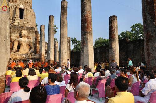 ภาพ No.58662:พิธีตักบาตรพระ ๑,๐๐๐ รูป สมโภชครบรอบ ๘๐๐ ปี พระบรมธาตุเมืองเชลียง ณ วัดพระศรีรัตนมหาธาตุ ราชวรวิหาร  (วัดพระปรางค์) ต.ศรีสัชนาลัย  อ.ศรีสัชนาลัย จ.สุโขทัย วันพฤหัสบดีที่ ๒๕ เมษายน พ.ศ. ๒๕๖๗