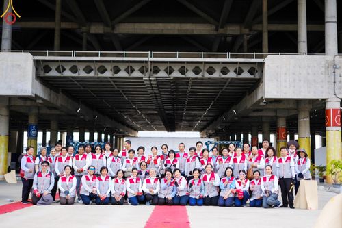 ภาพ No.208052:V.55 สารพัดV สารพัดดี ที่วัดพระธรรมกาย ในโครงการธรรมยาตรา กตัญญูบูชา มหาปูชนียาจารย์ พระมงคลเทพมุนี (สด จนฺทสโร) พระผู้ปราบมาร อนุสรณ์สถาน 7 แห่ง ปีที่ 13 ระหว่างวันที่ 2-31 มกราคม พ.ศ. 2568