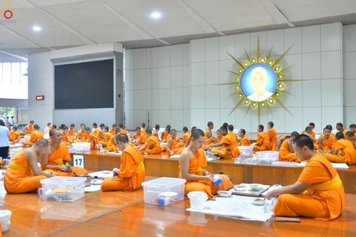 ภาพ No.247353:วันจันทร์ที่ 22 กันยายน พ.ศ. 2568 (วันพระ แรม 15 ค่ำ เดือน 10) พิธีบุพเปตพลี ครั้งที่ 170 ร่วมอุทิศบุญแด่หมู่ญาติที่ล่วงลับไปแล้ว และสืบทอดอายุพระพุทธศาสนา ณ หอฉันคุณยายอาจารย์ฯ วัดพระธรรมกาย