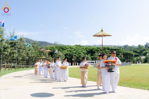 ภาพ No.174686:พิธีทอดกฐิน ศูนย์ปฏิบัติธรรมนานาชาติปาย อำเภอปาย จังหวัดแม่ฮ่องสอน พิธีวางดวงแก้ว โปรยรัตนชาติ สถาปนาอาคารปฏิบัติธรรม 80 ปี ครูบาไชยบูลย์ (หลวงพ่อธัมมชโย) วันที่ 27 ตุลาคม พ.ศ. 2567