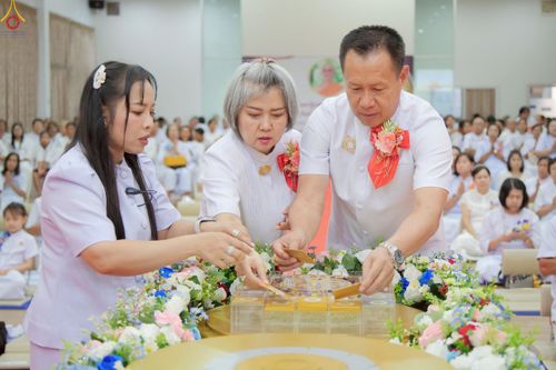 ภาพ No.270439:วันอาทิตย์ที่ 19 ตุลาคม พ.ศ. 2568 พิธีทอดกฐินสามัคคี , พิธีสมโภชพระประธาน อัญเชิญพระบรมสารีริกธาตุบรรจุ ในเกศและประดิษฐานจักรแก้ว ในแผ่นฌานองค์พระประธาน ณ ศูนย์ปฏิบัติธรรมเขาคิชฌกูฏ จ.จันทบุรี
