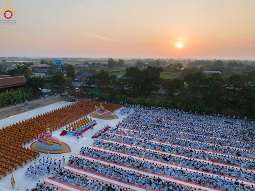 ภาพ No.112671:พิธีตักบาตรพระธรรมยาตราฯ ณ วัดสองพี่น้อง จ.สุพรรณบุรี วันที่ 15 มกราคม พ.ศ. 2567