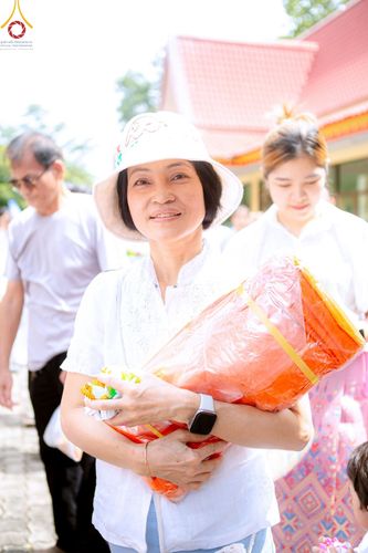 ภาพ No.171126:พิธีทอดกฐิน ณ วัดบ้านหัวนา อ.สนามชัยเขต จ.ฉะเชิงเทรา ในโครงการกฐินสามัคคีทั่วไทย 30,000 วัด บูชาธรรม 80 ปี หลวงพ่อธัมมชโย โดยคณะศิษยานุศิษย์วัดพระธรรมกาย วันที่ 27 ตุลาคม พ.ศ. 2567