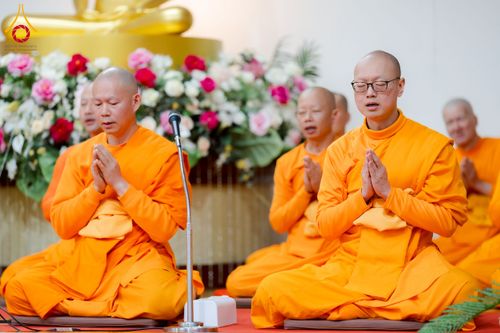 ภาพ No.220937:วันที่ 13 เมษายน พ.ศ. 2568 พิธีโปรยรัตนชาติปฐมเริ่มสถาปนาเจดีย์ และ พิธีเปิดหมู่บ้านปฏิบัติธรรม เพื่อการบรรลุธรรม ณ วัดป่าธรรมกายนานาชาติโทชิหงิ  ประเทศญี่ปุ่น