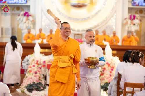 ภาพ No.173078:พิธีกฐินปุญญรังสีเศรษฐี ณ วัดพระธรรมกายนิวคาสเซิล สหราชอาณาจักร วันอาทิตย์ที่ 27 ตุลาคม พ.ศ. 2567