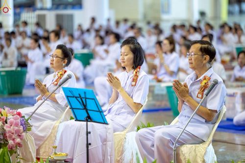 ภาพ No.243448:วันที่ 7 กันยายน พ.ศ. 2568 พิธีตักบาตร ข้าวสารอาหารแห้ง ในวันครูผู้ค้นพบวิชชาธรรมกาย ณ บ้านแก้วเรือนทองคุณยายฯ สภาธรรมกายสากล วัดพระธรรมกาย