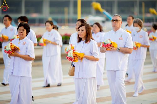 ภาพ No.214921:วันเสาร์ที่ 5 เมษายน พ.ศ. 2568 พิธีเวียนประทักษิณรอบพระมหาธรรมกายเจดีย์  พิธีวันทาเจดีย์ พิธีขอขมาและมอบผ้าไตร ในโครงการบรรพชาสามเณรฟื้นฟูพระพุทธศาสนาทั่วไทย , โครงการหน่อแก้วเปรียญธรรม รุ่นที่ 13 ,  โครงการสามเณรยุวธรรมทายาท รุ่นที่ 33 , โครงการสามเณรมั