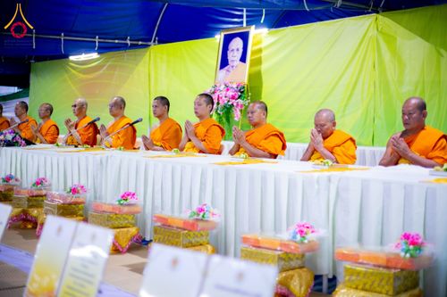 ภาพ No.192510:พิธีถวายภัตตาหารเป็นสังฆทาน แด่พระธรรมยาตรา ณ อนุสรณ์สถานคลองบางนางแท่น อ.สามพราน จ.นครปฐม ในโครงการธรรมยาตรา กตัญญูบูชา มหาปูชนียาจารย์ พระมงคลเทพมุนี(สด จนฺทสโร) พระผู้ปราบมาร อนุสรณ์สถาน 7 แห่ง ปีที่ 13 วันที่ 10 มกราคม พ.ศ. 2568