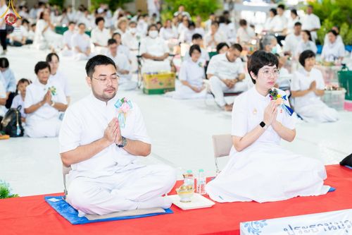 ภาพ No.145703:พิธีตักบาตรฉลองพระใหม่ รุ่นเข้าพรรษา ณ วิหารคด วัดพระธรรมกาย วันเสาร์ที่ 20 กรกฎาคม พ.ศ. 2567