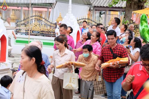 ภาพ No.163625:โครงการกฐินสามัคคีทั่วไทย 30,000 วัด บูชาธรรม 80 ปี หลวงพ่อธัมมชโย โดย คณะศิษยานุศิษย์วัดพระธรรมกาย ณ วัดปิ่นแก้ว จ.พระนครศรีอยธยา วันที่ 20 ตุลาคม พ.ศ. 2567