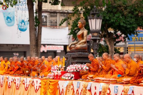 ภาพ No.126304:พิธีทำบุญเมืองนครราชสีมา ฉลอง 556 ปี ตักบาตรพระ 10,000 รูป ในวันเสาร์ที่ 2 มีนาคม พ.ศ.2567 ณ อนุสาวรีย์ท้าวสุรนารี จ.นครราชสีมา จัดโดย คณะสงฆ์จังหวัดนครราชสีมา ร่วมกับสำนักงานจังหวัดนครราชสีมา