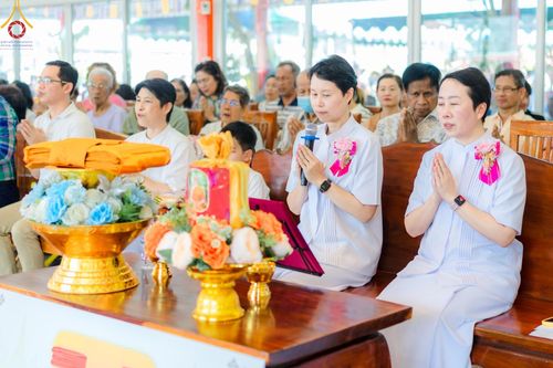 ภาพ No.170180:พิธีทอดกฐิน ณ วัดผาสุการาม อ.บางเลน จ.นครปฐม ในโครงการกฐินสามัคคีทั่วไทย 30,000 วัด บูชาธรรม 80 ปี หลวงพ่อธัมมชโย โดยคณะศิษยานุศิษย์วัดพระธรรมกาย วันที่ 26 ตุลาคม พ.ศ. 2567