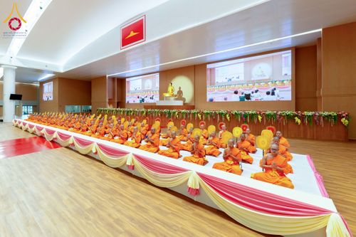 ภาพ No.237804:วันอาทิตย์ที่ 10 สิงหาคม พ.ศ. 2568 พิธีถวายไทยธรรมมุทิตาเปรียญธรรมและบาลีศึกษา ณ ห้องแก้วสารพัดนึก2 วัดพระธรรมกาย ปทุมธานี