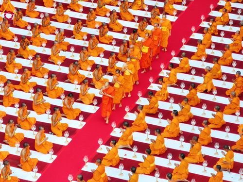 ภาพ No.107087:พิธีจุดประทีปถวายเป็นพุทธบูชา และบูชาธรรมมหาปูชนียาจารย์ ในโครงการธรรมยาตรากตัญญูบูชา มหาปูชนียาจารย์ พระมงคลเทพมุนี(สด จนฺทสโร) พระผู้ปราบมาร  อนุสรณ์สถาน 7 แห่ง ปีที่ 12  วันที่ 6 มกราคม พ.ศ. 2567 ณ อนุสรณ์สถานมหาวิหารพระมงคลเทพมุนี อ.สองพี่น้อง จ.สุพร