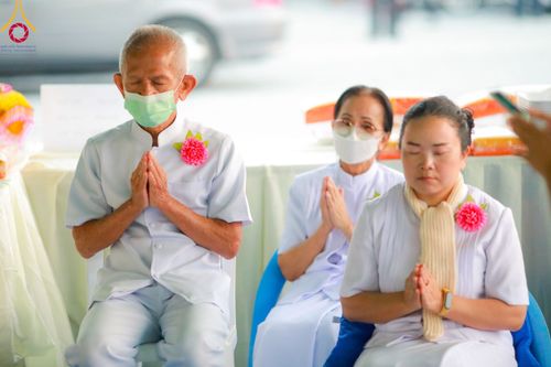 ภาพ No.108970:พิธีถวายภัตตาหารเป็นสังฆทาน แด่คณะพระธรรมยาตราฯ ในโครงการธรรมยาตรากตัญญูบูชา มหาปูชนียาจารย์ พระมงคลเทพมุนี(สด จนฺทสโร) พระผู้ปราบมาร อนุสรณ์สถาน 7 แห่ง ปีที่ 12 วันที่ 9 มกราคม พ.ศ. 2567 ณ อนุสรณ์สถานคลองบางนางแท่น  อ.สามพราน จ.นครปฐม