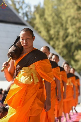 ภาพ No.193228:พิธีต้อนรับพระธรรมยาตรา ณ อนุสรณ์สถาน สถานที่เกิดในเพศสมณะ วัดสองพี่น้อง อำเภอสองพี่น้อง จังหวัดสุพรรณบุรี ในโครงการธรรมยาตรา กตัญญูบูชา มหาปูชนียาจารย์ พระมงคลเทพมุนี(สด จนฺทสโร) พระผู้ปราบมาร อนุสรณ์สถาน 7 แห่ง ปีที่ 13 วันที่ 11 มกราคม พ.ศ. 2568