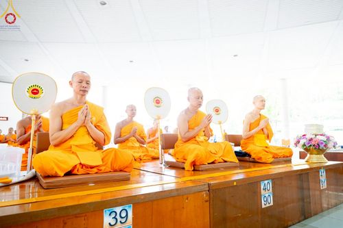 ภาพ No.220668:วันเสาร์ที่ 26 เมษายน พ.ศ.2568 (วันพระ แรม 15 ค่ำ เดือน 5) พิธีถวายภัตตาหารเมนูสวรรค์ "เพื่อการบรรลุธรรม" และ พิธีบุพเปตพลี ครั้งที่ 163 ร่วมอุทิศบุญแด่หมู่ญาติที่ล่วงลับไปแล้ว และสืบทอดอายุพระพุทธศาสนา ณ หอฉันคุณยายอาจารย์ฯ วัดพระธรรมกาย