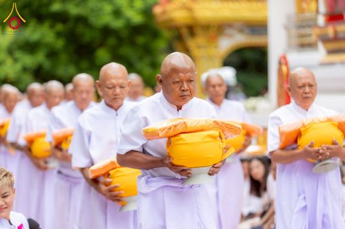 ภาพ No.231760:วันเสาร์ ที่ 5 กรกฎาคม พ.ศ. 2568 พิธีบรรพชา อุปสมบท โครงการอุปสมบท บูชาธรรมมหาปูชนียาจารย์ รุ่นเข้าพรรษา ณ วัดเกาะแก้วประชานุรักษ์ อ.วังทอง  จ.พิษณุโลก