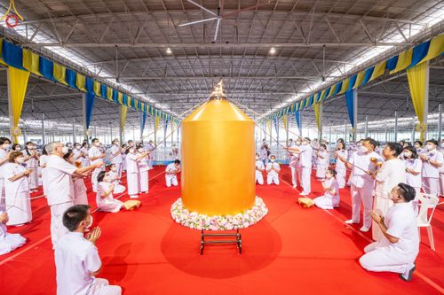 ภาพ No.89845:พิธีปฏิบัติธรรม และพิธีจุดเทียนใจ ไฟนิรันดร์ อนันตชัย วันอาทิตย์ที่ 8 ตุลาคม พ.ศ. 2566 ณ สภาธรรมกายสากล วัดพระธรรมกาย