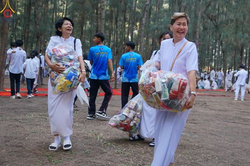 ภาพ No.109305:V.7 พลังใจ การเตรียมงาน เก็บงาน การรับบุญของเจ้าหน้าที่หน่วยงานต่างๆ เพื่อโครงการธรรมยาตรา กตัญญูบูชามหาปูชนียาจารย์ พระมงคลเทพมุนี (สด จนฺทสโร) พระผู้ปราบมาร อนุสรณ์สถาน 7 แห่ง ปีที่ 12 ระหว่างวันที่ 2 - 31 มกราคม พ.ศ.2567