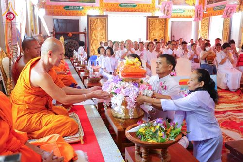 ภาพ No.183362:พิธีทอดกฐิน ณ วัดพระธาตุจอมทอง จ.เชียงราย ในโครงการทอดกฐินสามัคคีทั่วไทย 30,000 วัด บูชาธรรม 80 ปี หลวงพ่อธัมมชโย โดยคณะศิษยานุศิษย์วัดพระธรรมกาย วันที่ 22 ตุลาคม พ.ศ. 2567