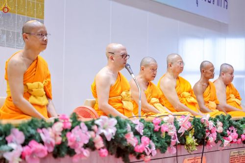 ภาพ No.249043:วันที่ 26-28 กันยายน พ.ศ. 2568 โครงการอบรม อุบาสกแก้ว อุบาสิกาแก้ว รุ่นที่ 3  ณ ศูนย์ปฏิบัติธรรมสมุทรปราการ ได้รับความเมตตาจากคณะสงฆ์ในพื้นที่  รวมถึงผู้บริหารสถานศึกษา ที่นำนักเรียนระดับมัธยมปลาย  มารับฟังข้อมูลเพื่อที่จะเป็นกำลังสำคัญ ในการเข้าร่วมขบวน