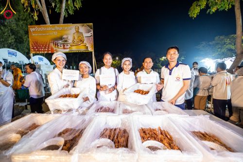 ภาพ No.111819:พิธีถวายภัตตาหารเป็นสังฆทาน แด่คณะพระธรรมยาตราฯ ในโครงการธรรมยาตรา กตัญญูบูชา มหาปูชนียาจารย์ พระมงคลเทพมุนี(สด จนฺทสโร) พระผู้ปราบมาร อนุสรณ์สถาน 7 แห่ง ปีที่ 12 วันที่ 14 มกราคม พ.ศ. 2567 ณ อนุสรณ์สถานมหาวิหารพระมงคลเทพมุนี  (โลตัสแลนด์) อ.สองพี่น้อง จ