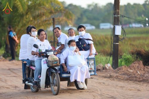 ภาพ No.76163:พิธีกลั่นแผ่นดินสร้างมหาเจดีย์ปัตตานี , พิธีตักบาตรแด่พระภิกษุสงฆ์ 159 รูป ,  พิธีทอดผ้าป่า , พิธีโปรยรัตนชาติ ,  พิธีจุดประทีปถวายเป็นพุทธบูชา ณ ศูนย์อบรมเยาวชนปัตตานี จ.ปัตตานี วันอาทิตย์ที่ 5 กุมภาพันธ์ พ.ศ.2566