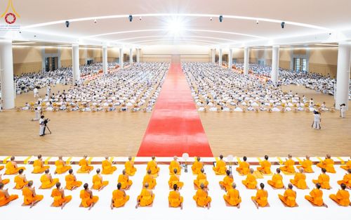 ภาพ No.206861:พิธีถวายโคมมาฆประทีป น้อมถวายเป็นพุทธบูชา แด่คณะพระภิกษุ สามเณร วัดพระธรรมกาย วันอาทิตย์ที่ 9 กุมภาพันธ์ พ.ศ. 2568 ณ ห้องแก้วสารพัดนึก 2 สภาธรรมกายสากล วัดพระธรรมกาย จังหวัดปทุมธานี