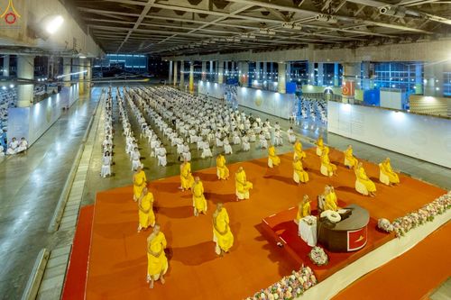 ภาพ No.241153:วันพุธที่ 27 สิงหาคม พ.ศ. 2568 พิธีฉลองชัยสวดมนต์ บทธัมมจักกัปปวัตตนสูตร ครบ 7,650,575,757 จบ ในวันธรรมชัย วัดพระธรรมกาย