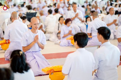 ภาพ No.277365:วันเสาร์ที่ 6 ธันวาคม พ.ศ. 2568 พิธีบรรพชาอุปสมบทและพิธีถวายบาตร โครงการอุปสมบทบูชาธรรมมหาปูชนียาจารย์ ประจำปี พ.ศ.2568 โครงการบวชพระนานาชาติ AEC และ WAB รุ่น CEO (นักบริหาร) รุ่นที่ 5 ณ โบสถ์พระไตรปิฏก วัดพระธรรมกาย