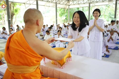 ภาพ No.152382:พิธีมอบสไบแก้ว โครงการอบรมอุบาสิกาแก้วจังหวัดบุรีรัมย์รุ่นที่ 1 วันที่ 6-8 กันยายน พ.ศ. 2567