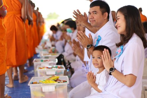 ภาพ No.91369:พิธีทอดผ้าป่ายกยอดดอกบัวสิริปทุมทิพย์  ประดิษฐาน ณ ปทุมเจดีย์  (เจดีย์พระพุทธเจ้า ๕ พระองค์) ณ ศูนย์อบรมเยาวชนจังหวัดปัตตานี 22 ตุลาคม พ.ศ.2566