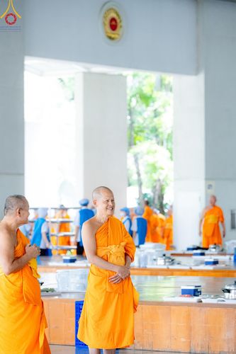 ภาพ No.165749:พิธีถวายภัตตาหารเมนูสวรรค์ วันที่ 26 ตุลาคม พ.ศ. 2567 ณ หอฉันคุณยายอาจารย์ฯ วัดพระธรรมกาย