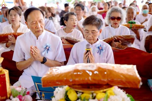 ภาพ No.257669:วันที่ 18 ตุลาคม พ.ศ. 2568 พิธีทอดกฐินสามัคคีทั่วไทย 30,000 วัด โดยคณะศิษยานุศิษย์ บูชาธรรม 81 ปี หลวงพ่อธัมมชโย ณ วัดหัวหิน บ้านสะอาด อ.เมือง จ.ขอนแก่น