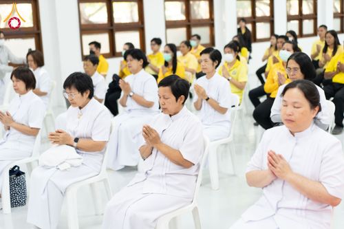 ภาพ No.194730:พิธีเจริญพระพุทธมนต์ และทำบุญตักบาตร ถวายพระราชกุศล แด่พระบาทสมเด็จพระเจ้าอยู่หัว เนื่องในโอกาสพระราชพิธีสมมงคล พระชนมายุเท่าพระบาทสมเด็จพระพุทธยอดฟ้าจุฬาโลกมหาราช สมเด็จพระปฐมบรมกษัตริยาธิราชแห่งพระราชวงศ์จักรี พุทธศักราช 2568 วันที่ 14 มกราคม พ.ศ. 2568